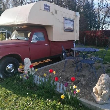Le Pick Up 403 Vintage Hotel Орадур-сюр-Глан Екстериор снимка